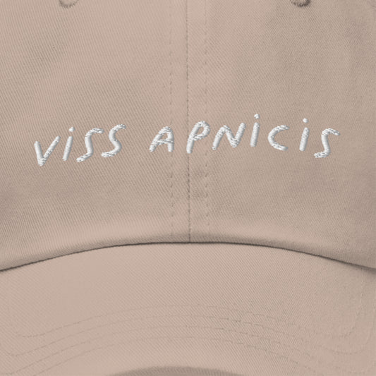 Viss apnicis cepure ar nagu