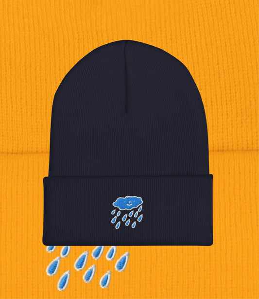 izšūts mākonītis ar pilītēm uz beanie tipa cepures